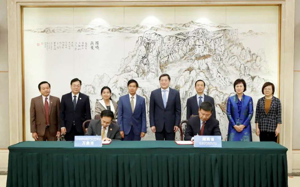 好博环境向老挝万象捐赠7台环卫装备，助力“一带一路”建设